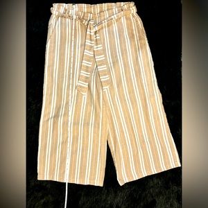 Jack by BB Dakota capris pants, tan & white vertical stripes, wide leg, size M.